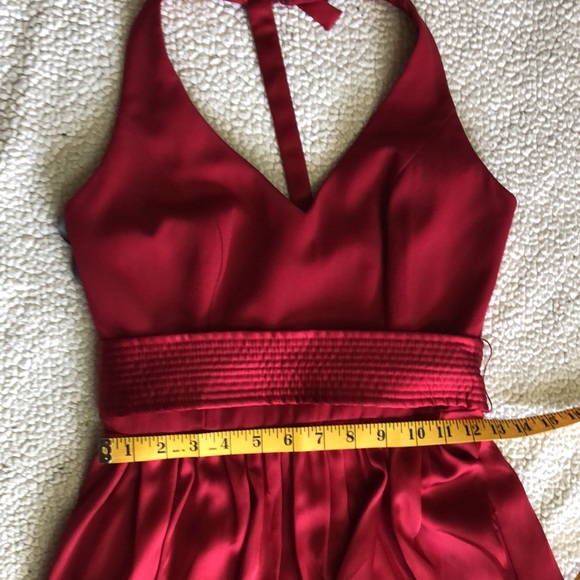 Vera Wang White V neck halter gown with sash, 2 pockets, bows - Picture 10 of 16